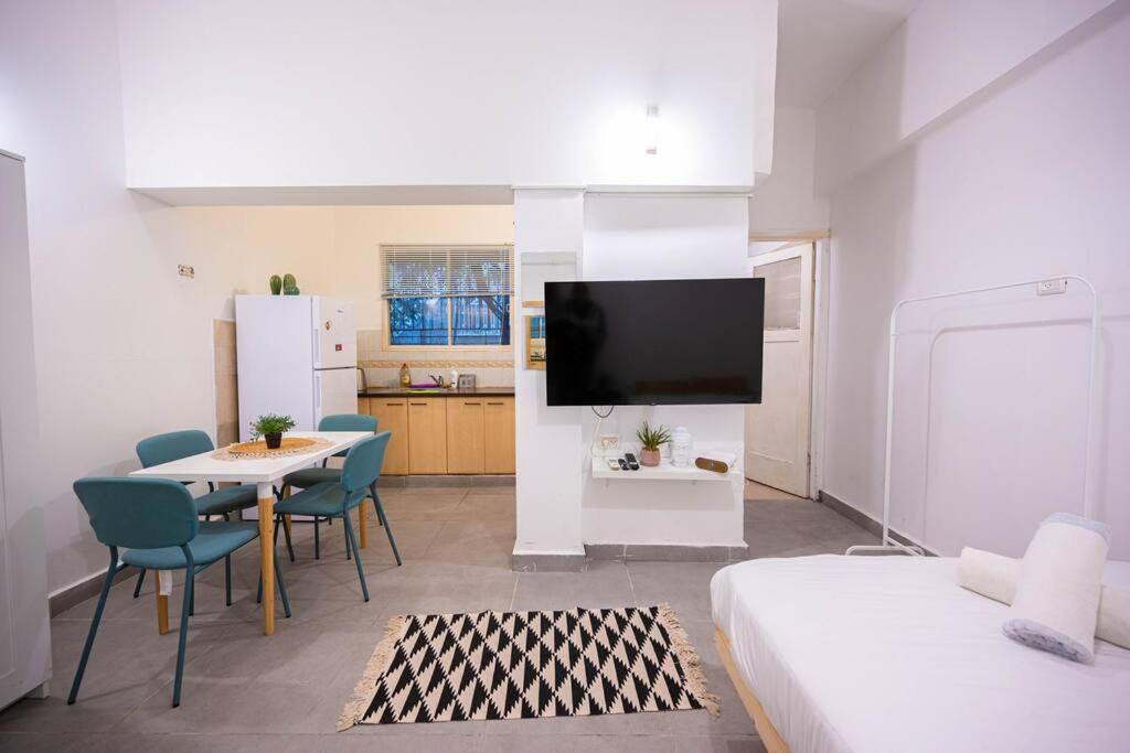 Studio Apartment In Ben Yehuda Cozy And Convinent Tel Aviv Exterior foto